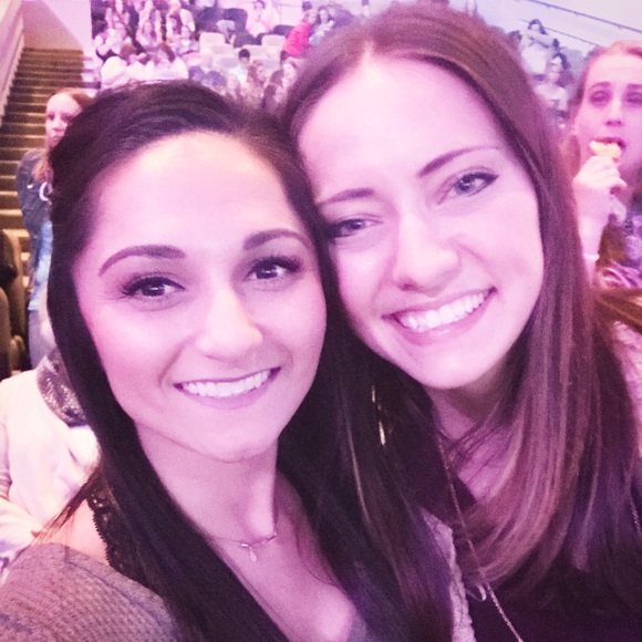 Meet the Posher, Christina! - Picture 4 of 7